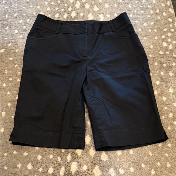 Cutter and Buck Bermuda Golf Shorts size 6 - Picture 1 of 3